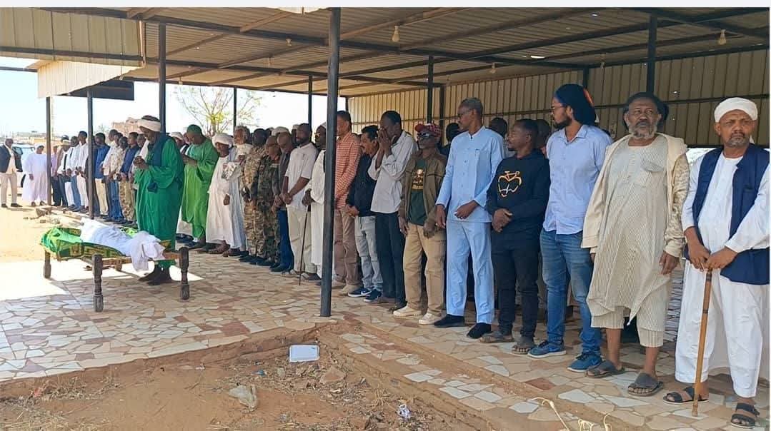 على رأسهم والي الخرطوم.. البلاد تشيع في موكب مهيب فقيد الوطن الدكتور عبد القادر سالم