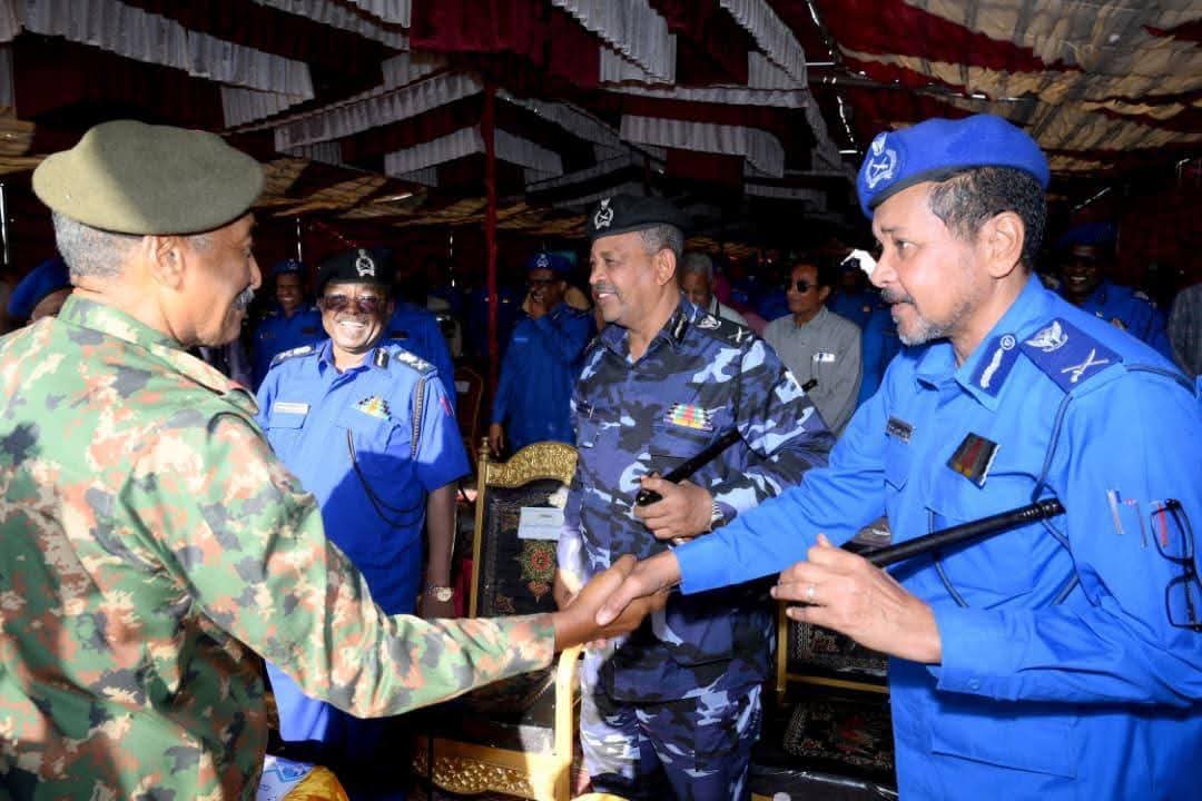 رئيس مجلس السيادة :  عدم حرمان أي سوداني من استخراج الأوراق الثبوتية حتى وإن كان لديه بلاغات جنائية