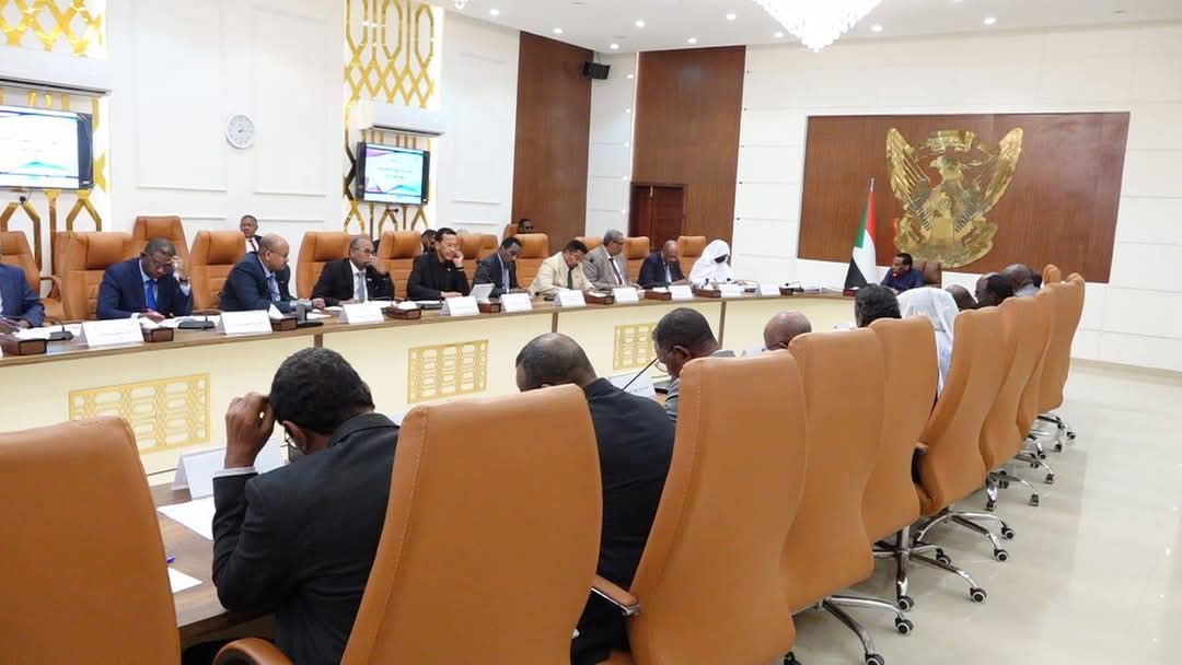 مجلس الوزراء يجيز مشروع الموازنة الطارئة للدولة للعام المالي 2026م ويصفها بالمعجزة ويشيد بوزارة المالية