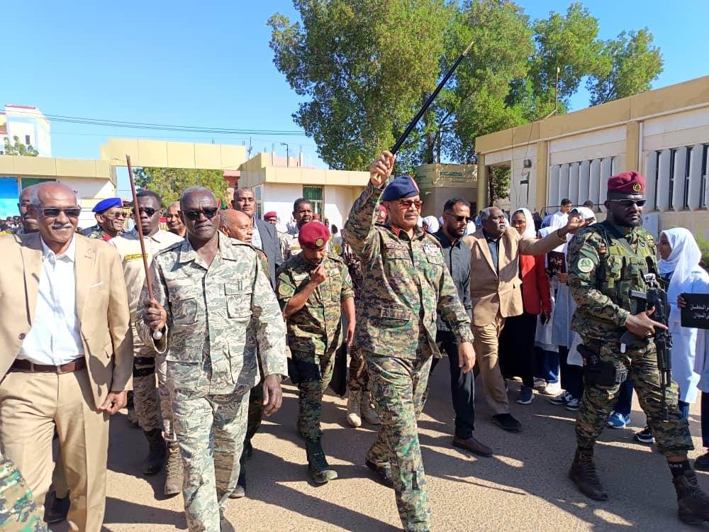 في ختام الدورة المدرسية بولاية الخرطوم 
*الفريق إبراهيم جابر يؤكد ان التعليم والمعلم يمثلان أولوية*