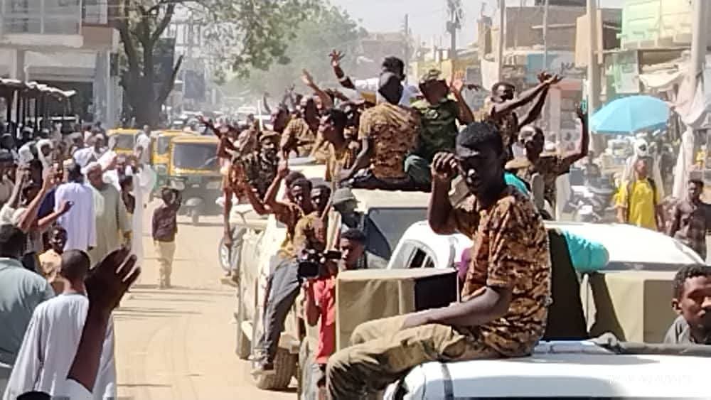 جماهير دنقلا تخرج في مسيرة جماهيرية تعبيرا عن فرحتها بانتصارات القوات المسلحة