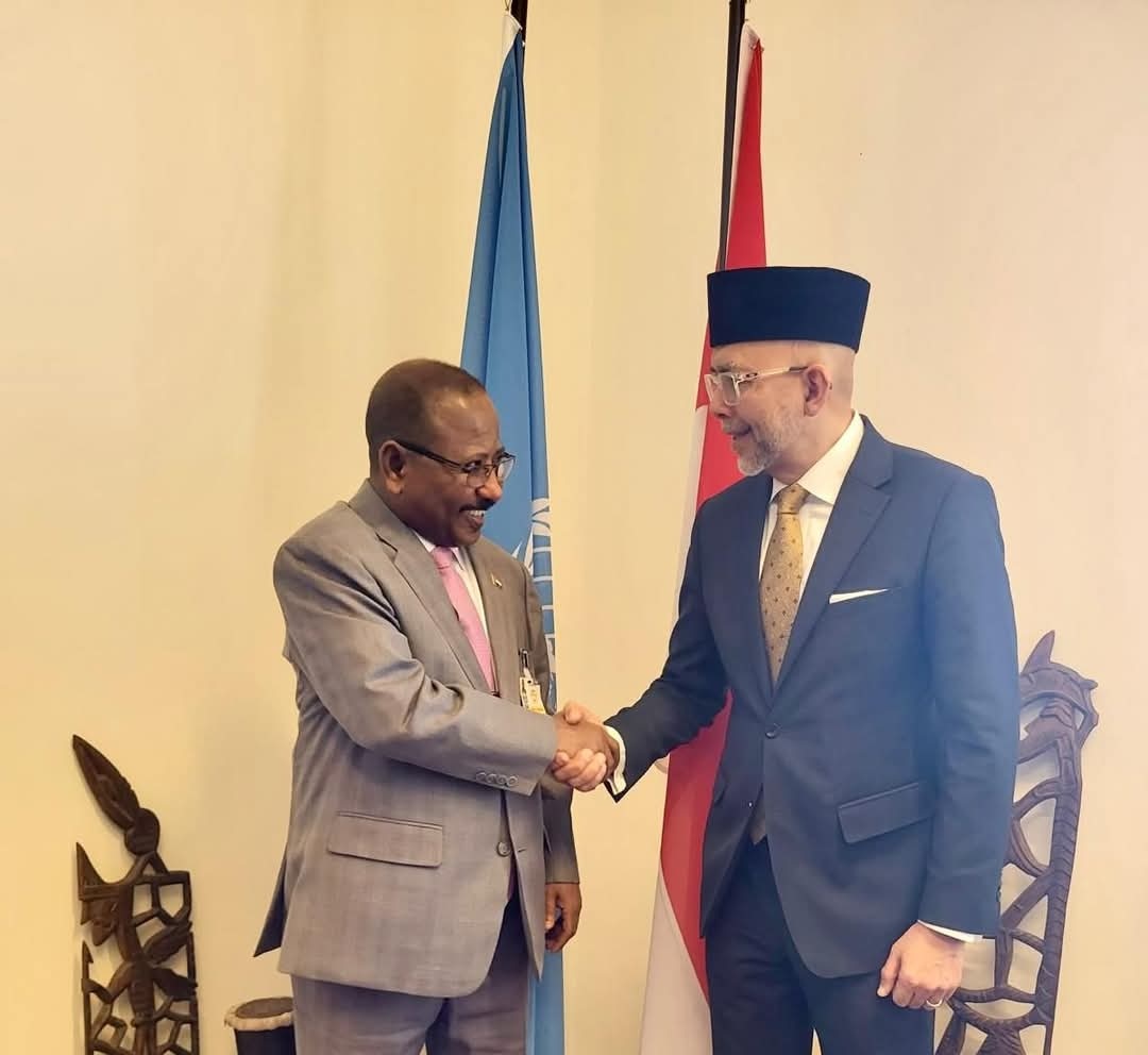 *في جنيف..درف يطرح رواية الخرطوم ويكثف لقاءاته لحشد الدعم للمساءلة*

*درف يصعد ضد المليشيا ويطلب دعما دوليا للمساءلة*

*معركة قانونية لكشف الانتهاكات وحشد التأييد*

*كاتب صحفي:خطاب درف في جنيف حسم الجدل ووجه رسالة لوقف دعم التمرد*

*تقرير: محجوب أبوالقاسم*