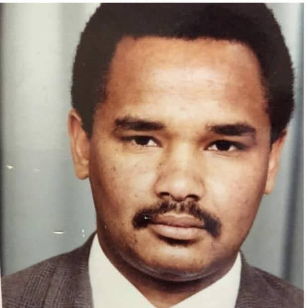 كابوية 

تداعٍ في حضرة الشريف حسين..