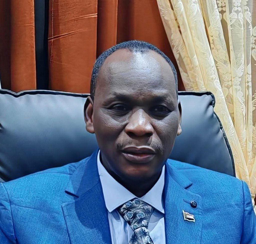 *حركة تحالف السودان تجرد رئيسها المعزول بشير هارون من صلاحياته وتتهمه بالفساد والانتهازية وتجاهل منسوبي جيش الحركة*