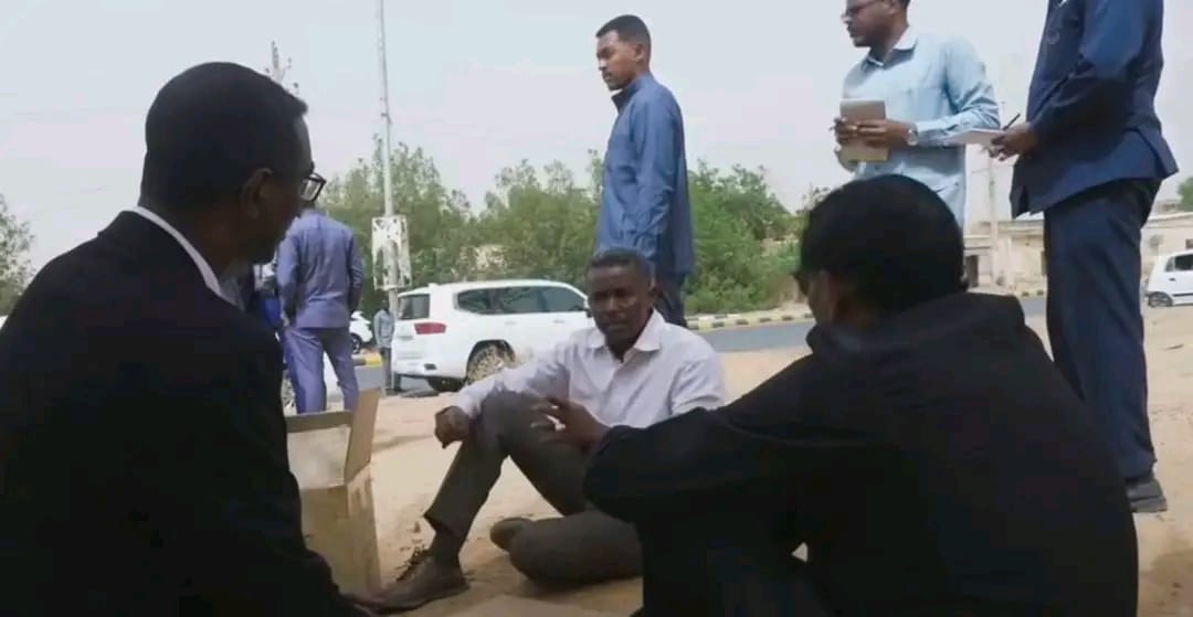 *كتب :عطاف محمد.مختار*

*🚨 حكومة (جنازة بحر)!*