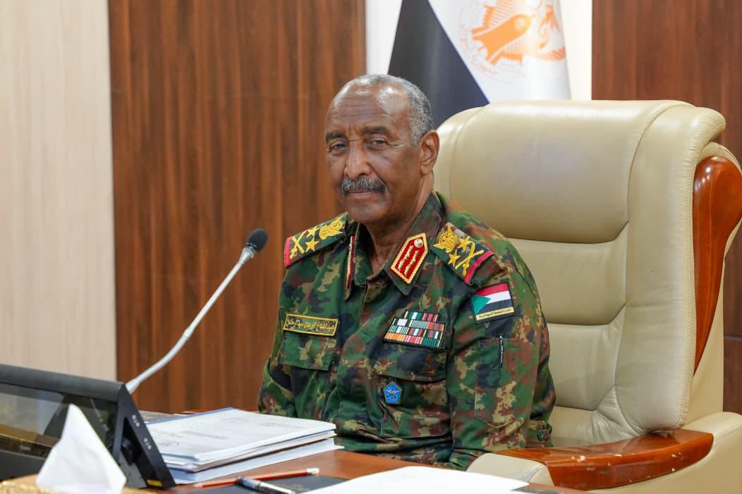 مجلس السيادة يجتمع برئاسة البرهان ويطمئن على الأوضاع الأمنية والاقتصادية والخدمية بالبلاد