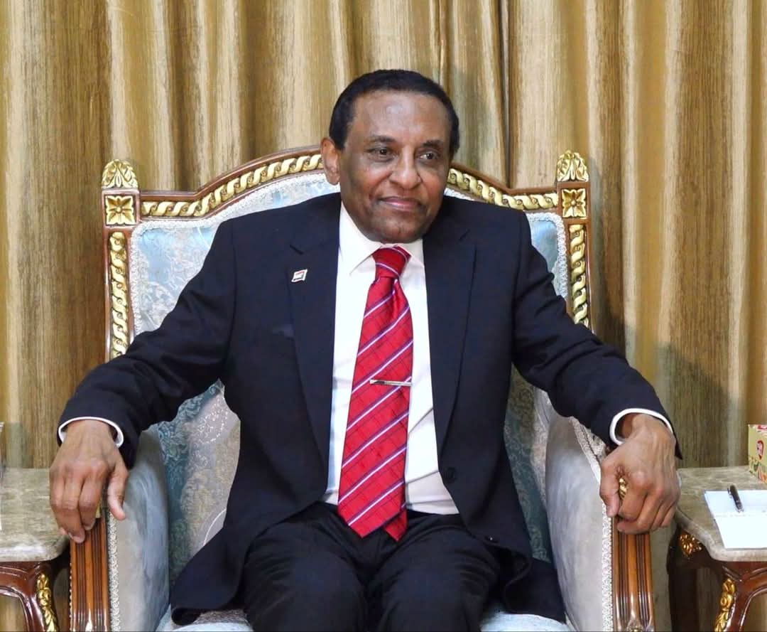 *د.احمد التجاني محمد يكتب : عطفا على ما جاء في مقال الهندي عز الدين رئيس الوزراء قضى 40 سنة في بلاد الغرب فترة كافية لتغير نمط العقل والفكر والهوية السودانية كما غير الله نمط جيل الاستعباد والهوان إلى جيل البسالة والشجاعة لدخول الأرض المقدسة !!*