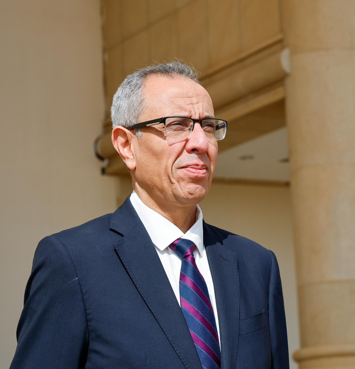 *رئيس مجلس السيادة يتسلم أوراق اعتماد السفير المصري الجديد لدى السودان*
