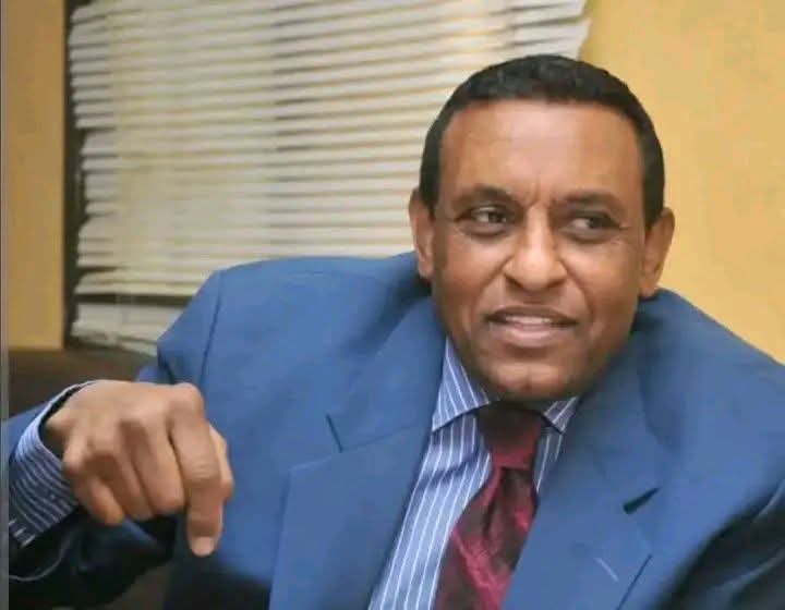 فيما أرى

عادل الباز 
حيطة الطين المائلة… حكومة كامل إدريس (٣)